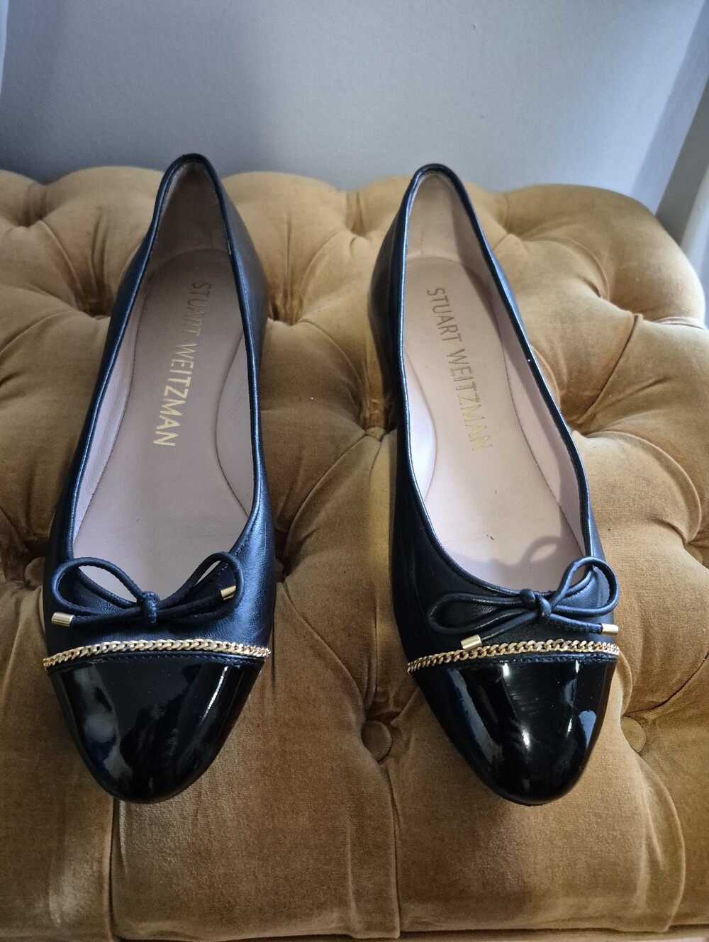 Stuart Weitzman Black Leather Gold Chain Patent Cap Toe Ballerina Flats 39 8.5